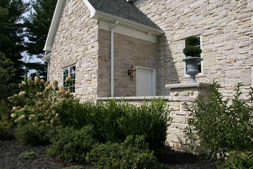 project-bianco-blend-exterior-garage-rear