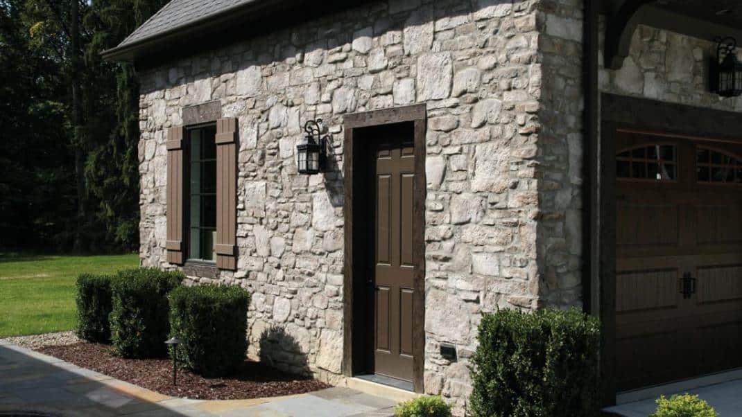 Casa-MateraCR-2-garage-exterior Stone Veneer Garage